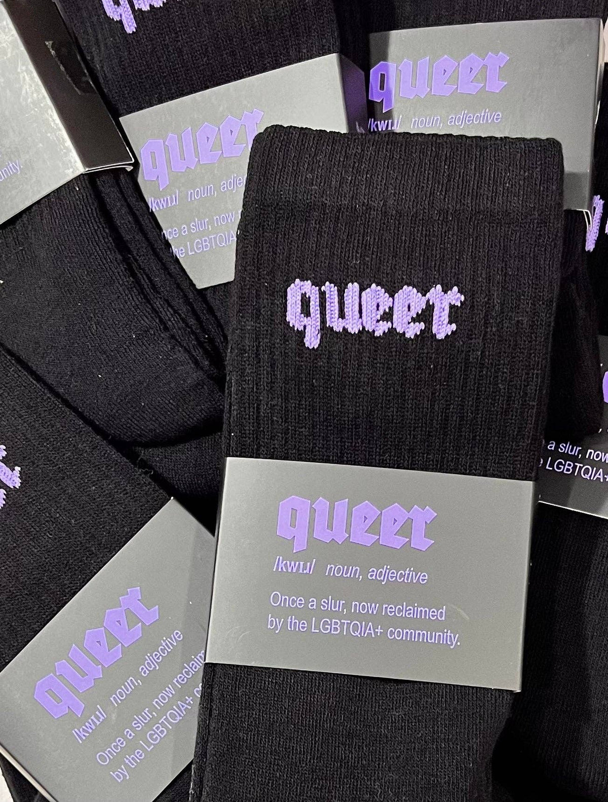 QUEER Socken - Schwarz / Flieder