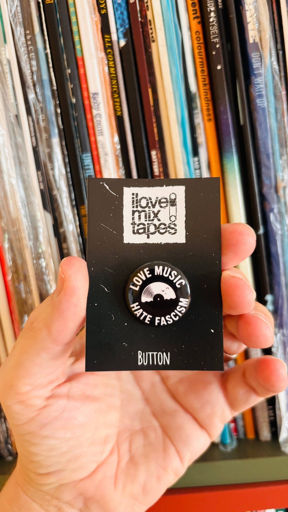 Love music hate fascism Button – 25mm